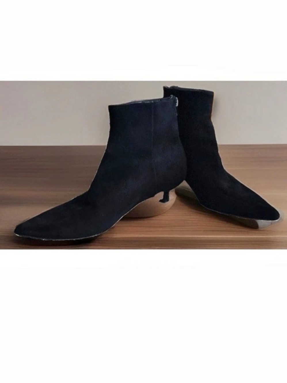 Tahari Barbie Black Kitten Heel Pointed Toe Ankle Boots Women's Sz 7 Quiet Lux